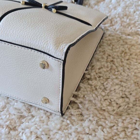 Kate Spade Black and White Bow Shoulder Bag - Picture 7 of 10
